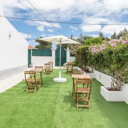 Hostel Free Spirit House - Surf & Yoga Retreats