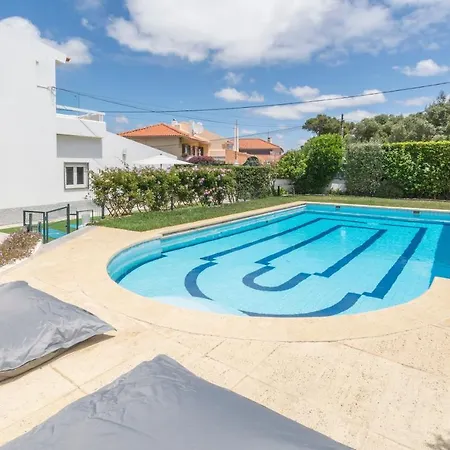 Free Spirit House - Surf & Yoga Retreats