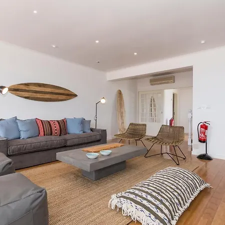 Free Spirit House - Surf & Yoga Retreats * Cascais