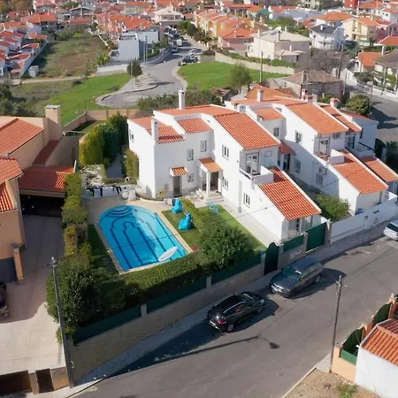 Free Spirit House - Surf & Yoga Retreats Hostel Cascais