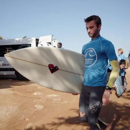 Free Spirit House - Surf & Yoga Retreats Cascais