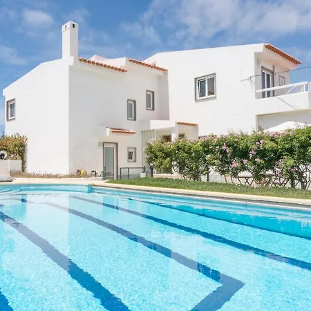 Free Spirit House - Surf & Yoga Retreats Vandrarhem Cascais