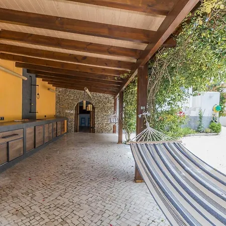 Free Spirit House - Surf & Yoga Retreats * Cascais