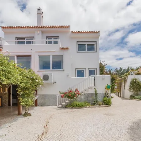 Free Spirit House - Surf & Yoga Retreats *